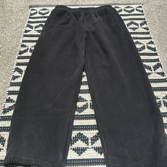 Nwot Black POLAR FLEECE REGULAR FIT PANT - YEEZY GAP - Picture 3 of 3